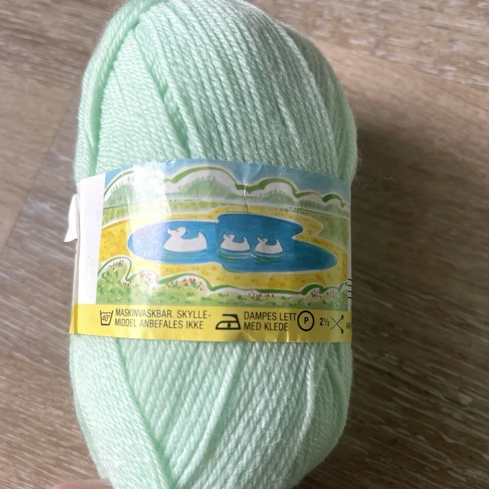 Dale of Norway Dalegarn Baby Ull Wool Yarn #7502 Washable Same Dye Lot 7 Skeins*
